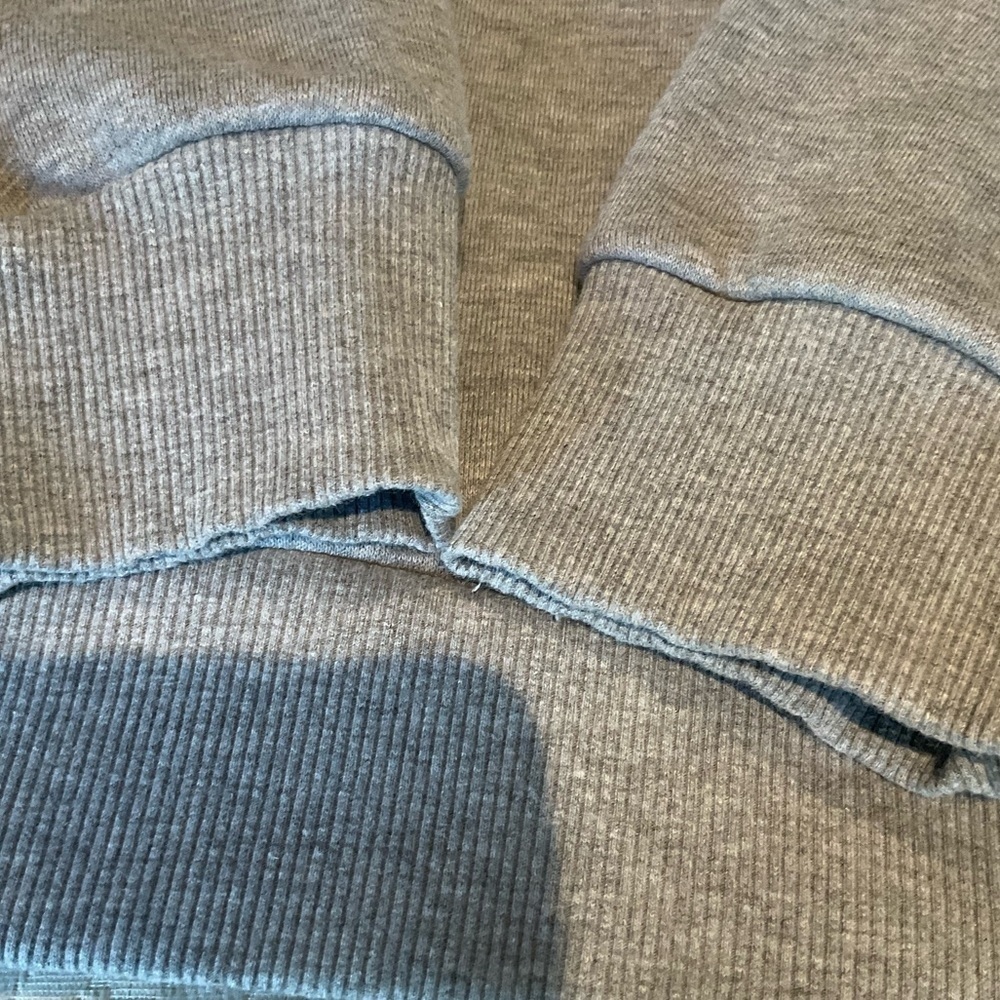 Men's Classic Vintage Feel  Penn College Style Crewneck With American Flag - Picture 5 of 8